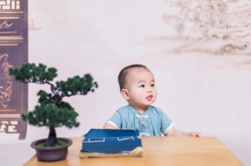 代怀包生男孩机构宝宝发烧可以洗澡吗